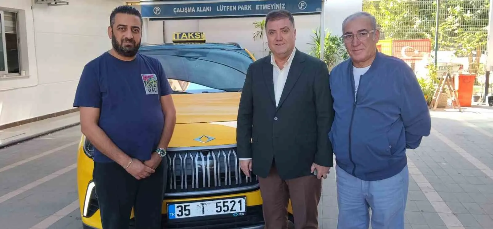 İzmir sokaklarında yerli gurur: İlk TOGG taksi mesaiye başladı