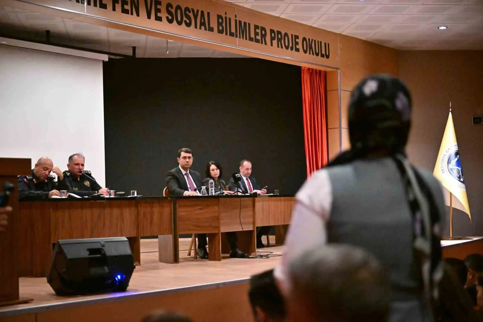 Uşak’ta eğitimde güvenlik zirvesi: Öğrenciler için seferberlik ilan edildi