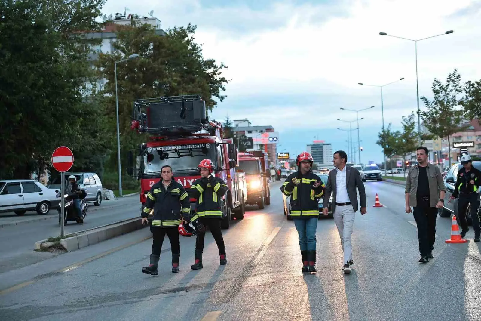 Denizli'de korkutan yangın sonrası Başkan Çavuşoğlu'ndan destek ziyareti