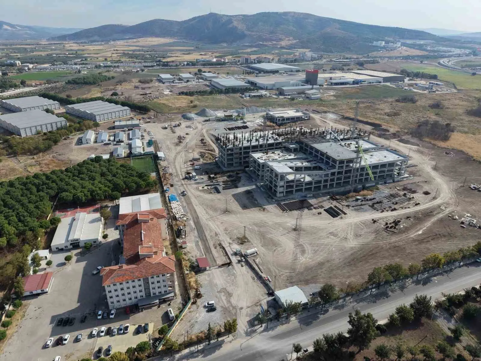 Akhisar’da dev sağlık yatırımı: Eski fabrikanın yerinde modern şifa merkezi yükseliyor