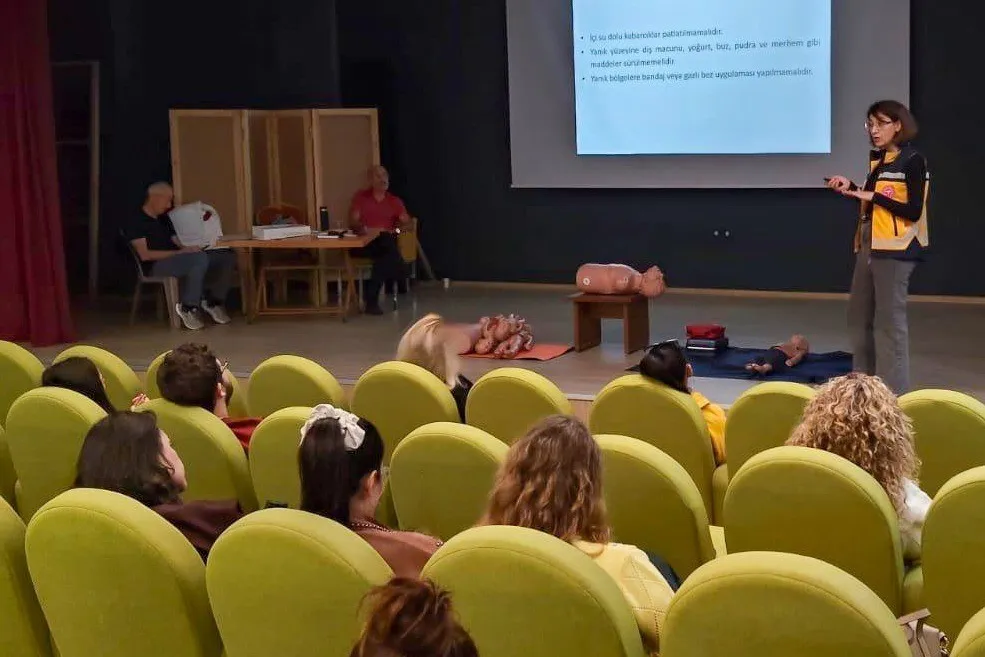 Efeler Belediyesi personeli hayat kurtarmak için sahada: İlk yardım seferberliği