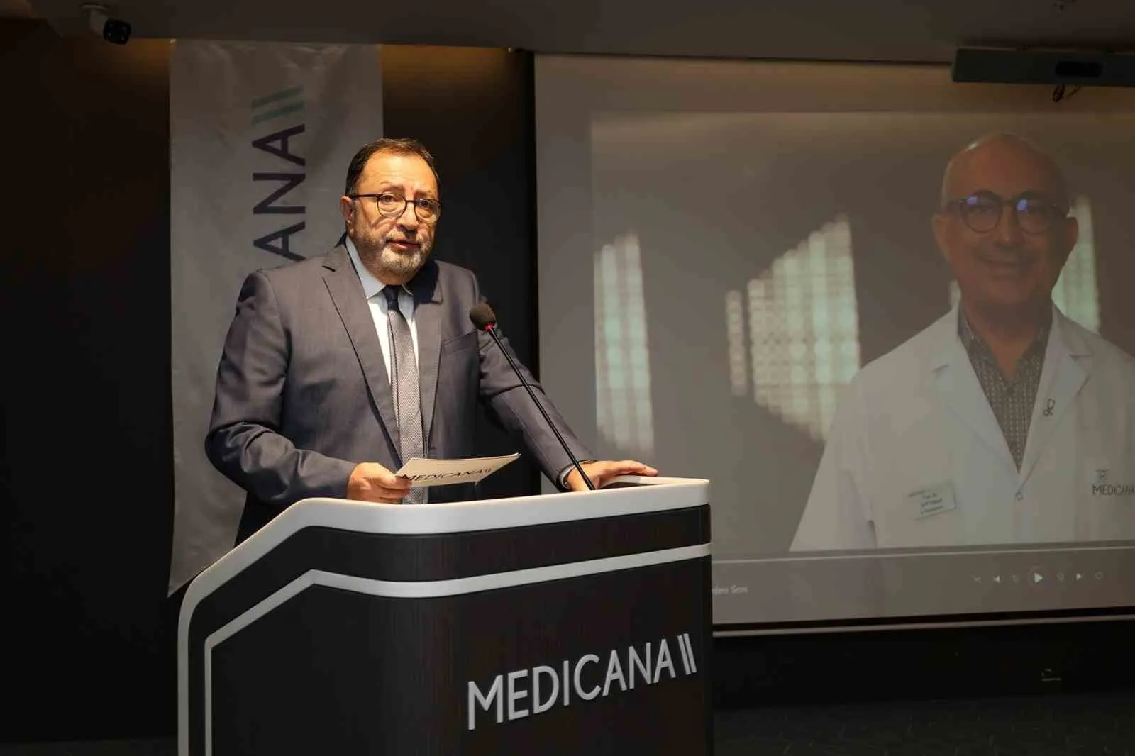 Medicana İzmir’de duygusal buluşma: Arif Yüksel’in ismi ölümsüzleşti
