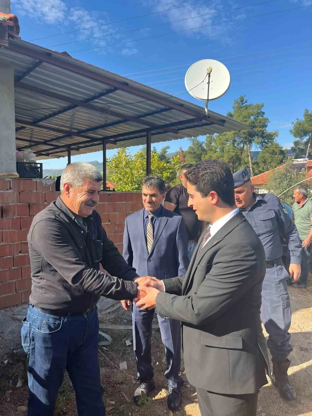 Beyağaç’ta öğrencisine sahip çıktı: Kaymakam Haydari’den anlamlı ziyaret