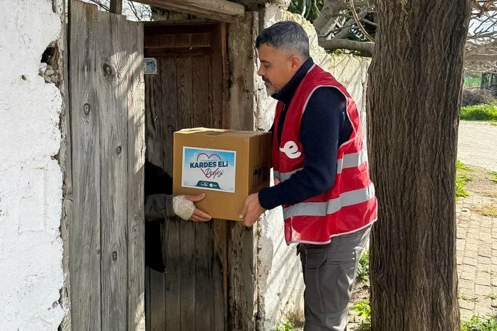 Efeler’de sosyal belediyecilik seferberliği: Her kapıya dokunan hizmet