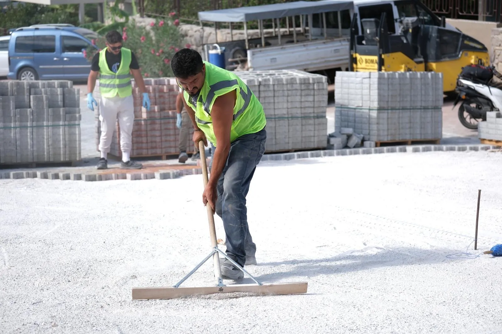 Bodrum yollarında hummalı çalışma: 100 bin metrekareyi aşkın yenileme