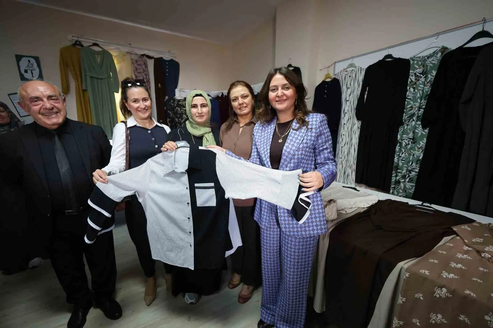 Yunusemre'de el emeği göz nuru eserler görücüye çıktı