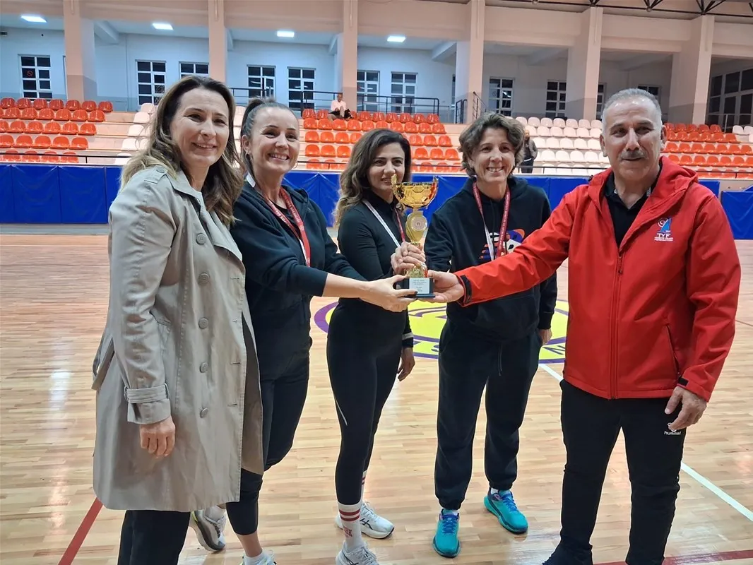 Potada çifte zafer: Aydın Milli Eğitim rakiplerini parkeye gömdü