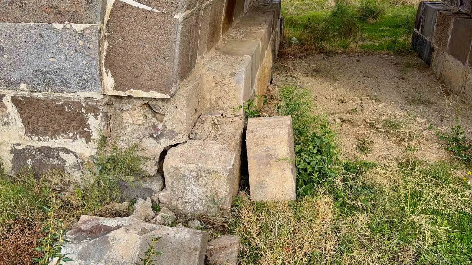 Kanuni’nin mirası kaderine terk edildi: Kırkgöz Köprüsü’nde içler acısı manzara