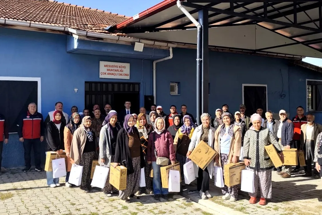 Uşaklı üreticiler modern hayvancılık için kolları sıvadı: 48 kişiye sertifika