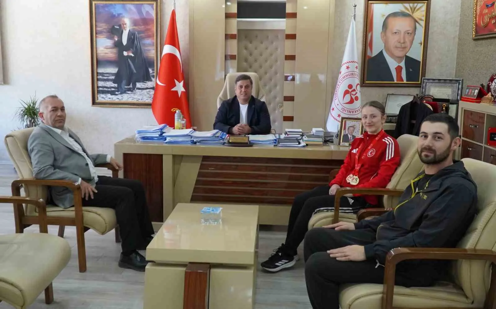 Manisa'nın altın kızı Avrupa'dan zaferle döndü: İl Müdürü Öztürk'ten tam destek