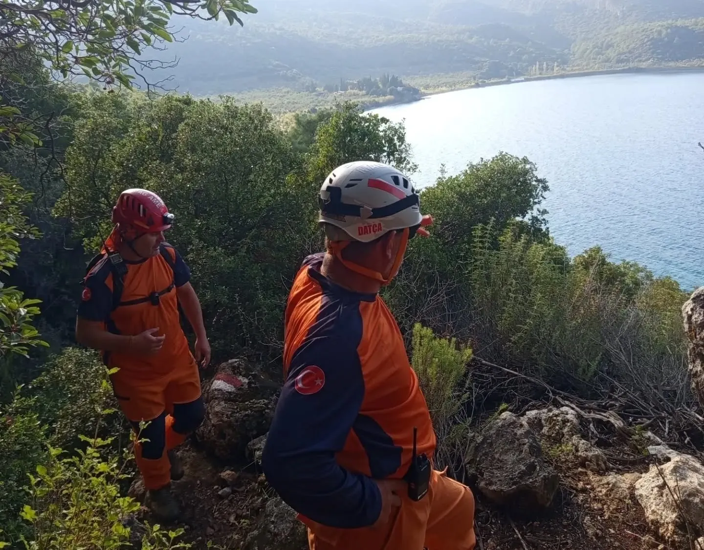 Datça'da zor anlar: Doğa tutkunu kayalıklarda mahsur kaldı