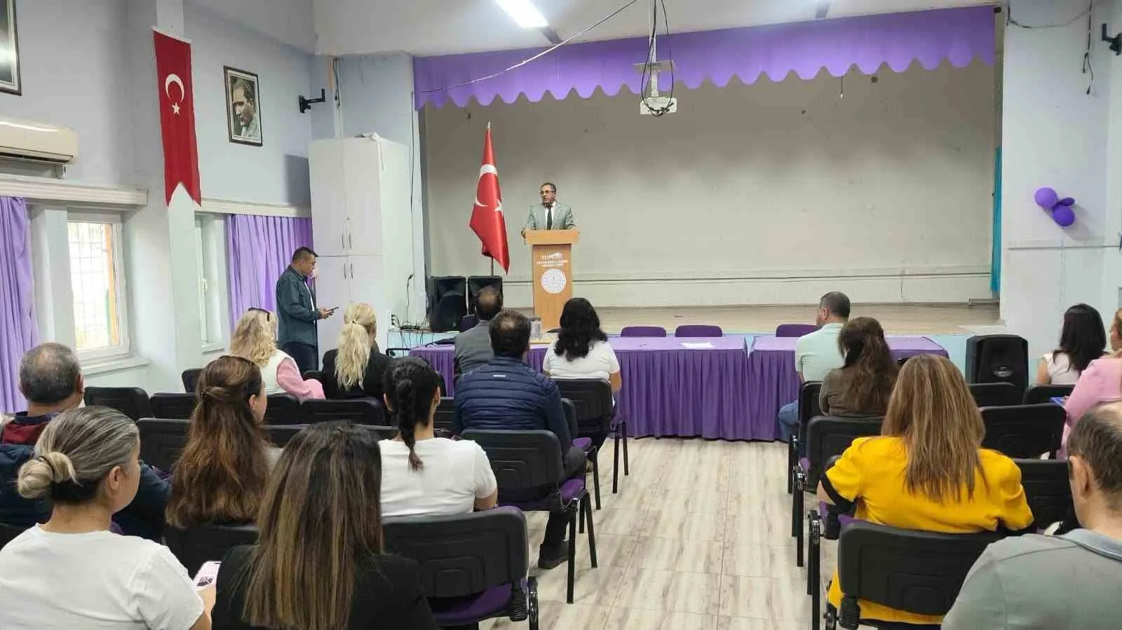 Kuşadası'nda eğitimde güvenli ortam seferberliği: Yöneticilere kritik eğitim