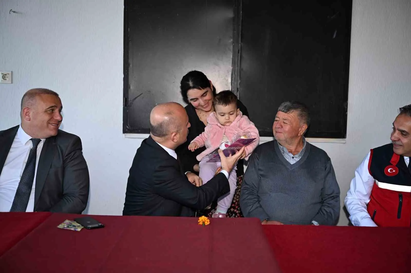 Vali Varol’dan Köşk’te saha mesaisi: Sarıçamlıların sesine kulak verdi
