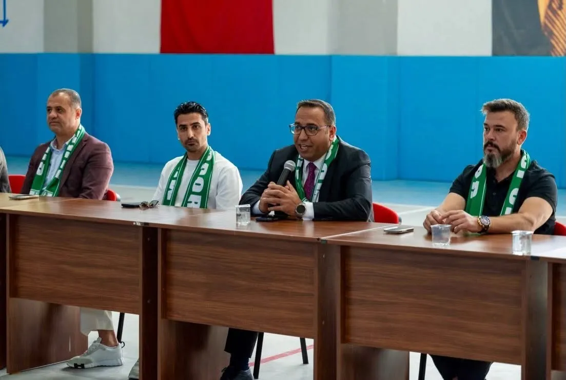 Sahadan sınıfa uzanan dostluk köprüsü: Muğlasporlu yıldızlar öğrencileri büyüledi