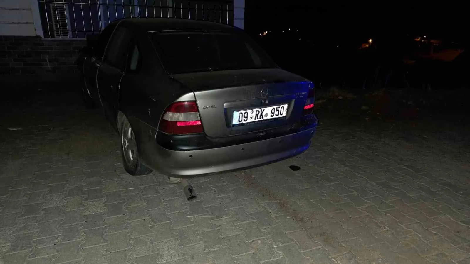 Nazilli'de korku dolu anlar: Piknik alanına uçan otomobilde can pazarı