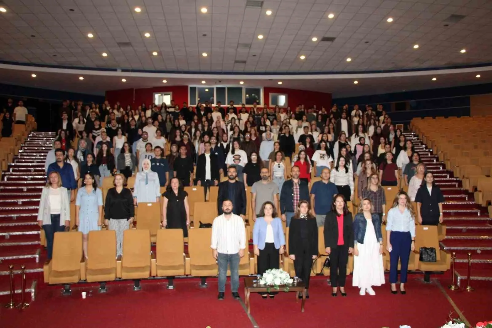 ADÜ’de kampüs hayatına ilk adım: Yeni öğrencilere rehberlik dönemi başladı