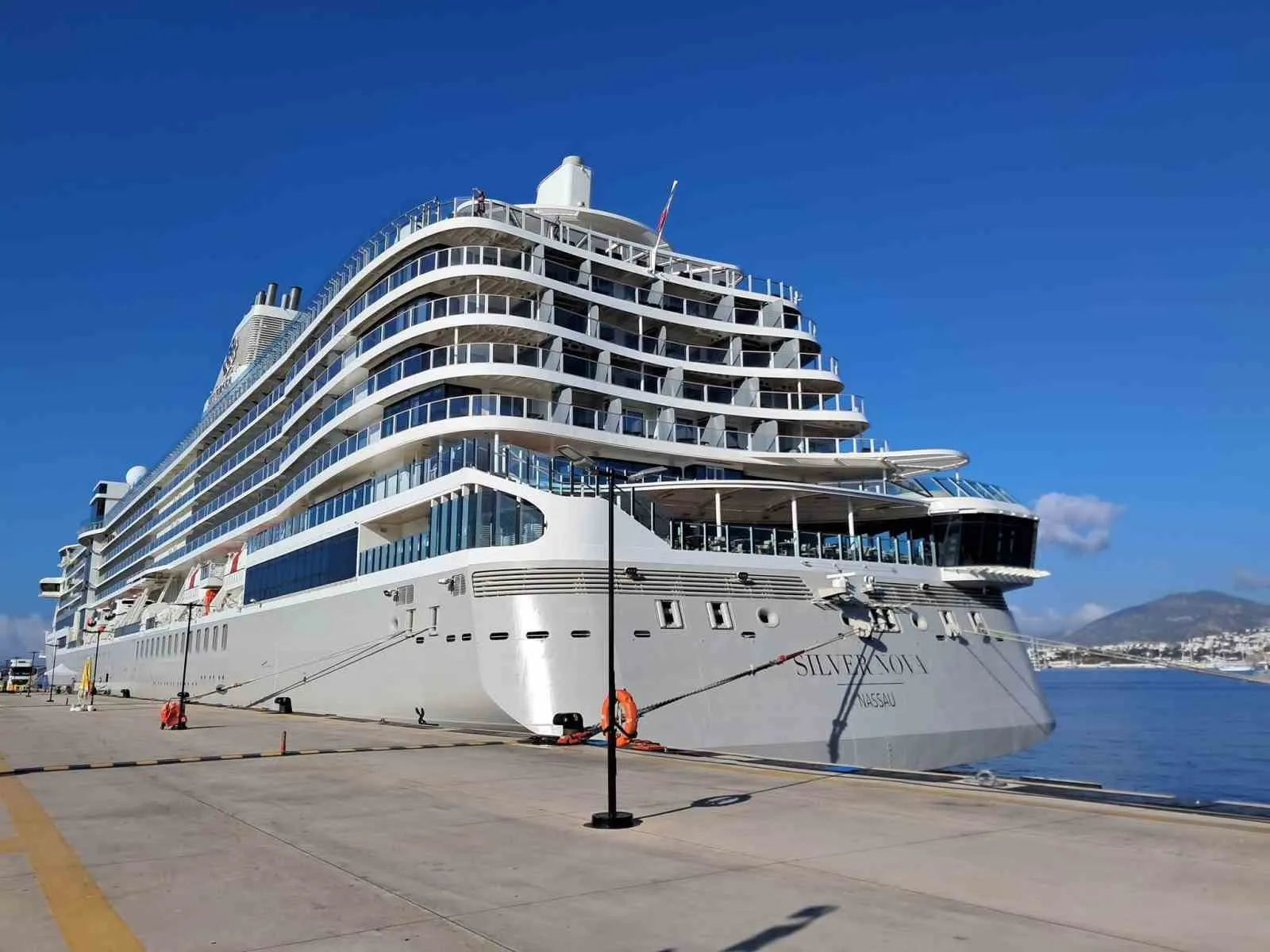 Bodrum limanında dev hareketlilik: Silver Nova yüzlerce turisti Ege ile buluşturdu
