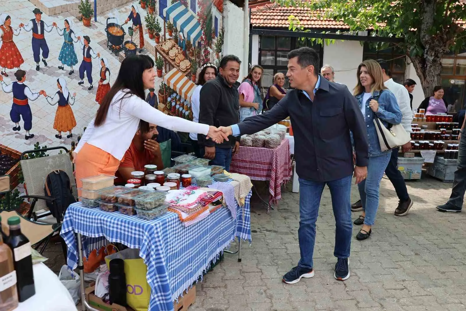 Taşlıca’nın lezzet rotası festival coşkusuyla birleşti: Yerel üreticiler vitrine çıktı