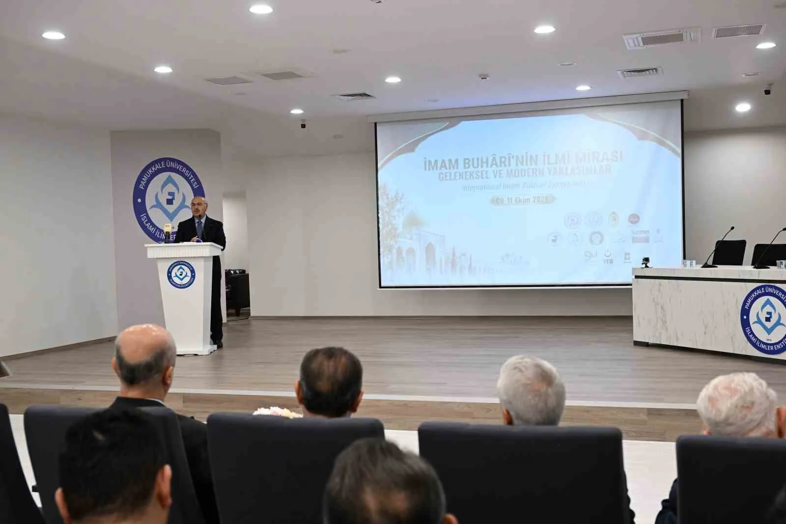 Vali Köşger'den İslam'ın derinliğine vurgu: Akademik çalışmalar birer anahtar