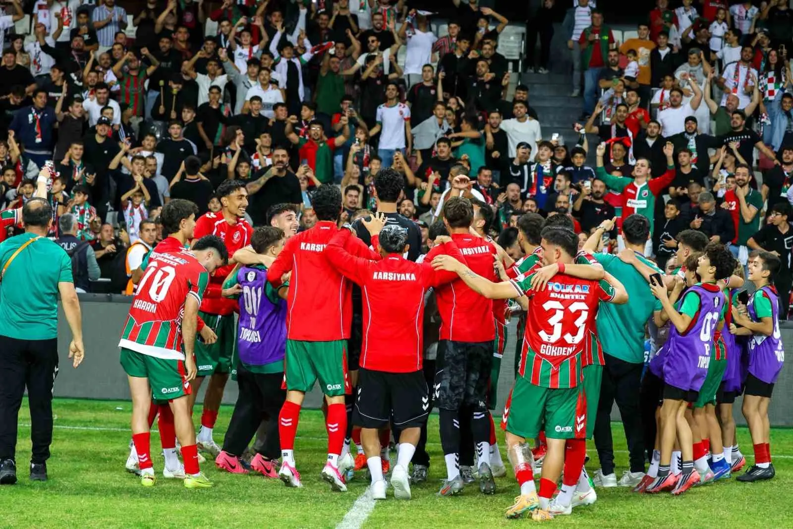 Zafer Uysal ile Karşıyaka'da yeni dönem: Evinde siftah yaptı