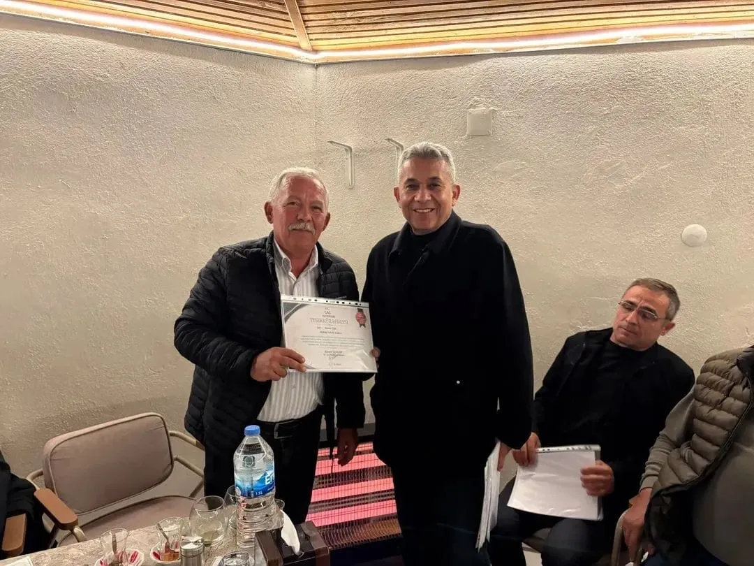 Çal’da muhtarlara vefa günü: Başkan Hakan’dan hizmet teşekkürü