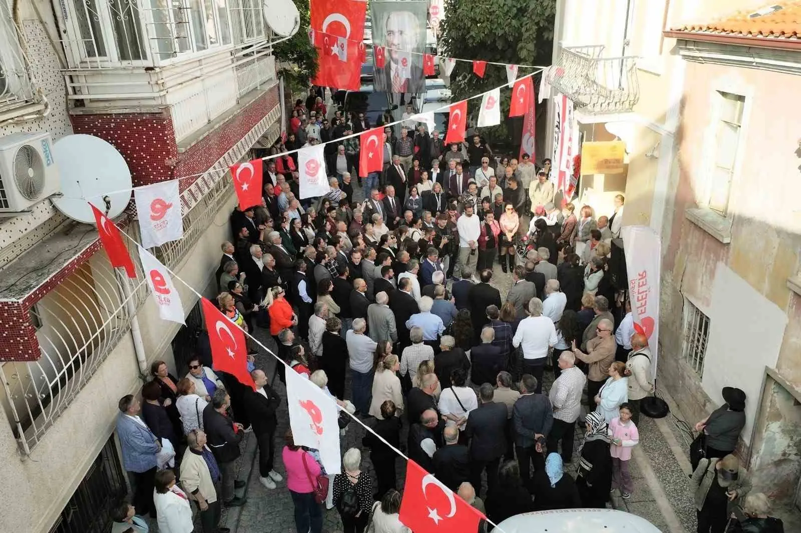 Efeler’in kalbinde Cumhuriyet ışığı: Atatürk Kültür Evi kapılarını açtı