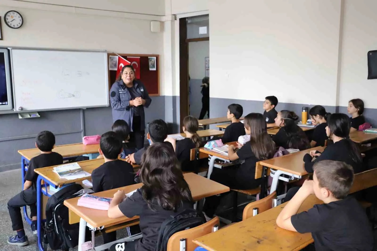 Nazilli'de minik öğrencilere afet eğitimi: Geleceğin dirençli nesilleri yetişiyor