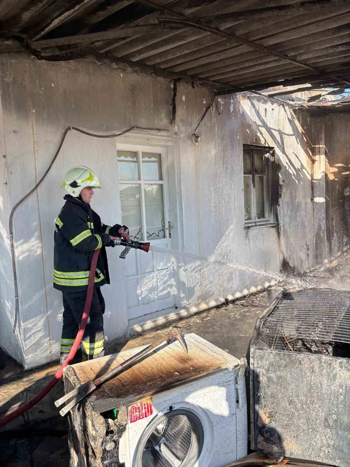 Bodrum'da korkutan yangın: Teras katını alevler sardı