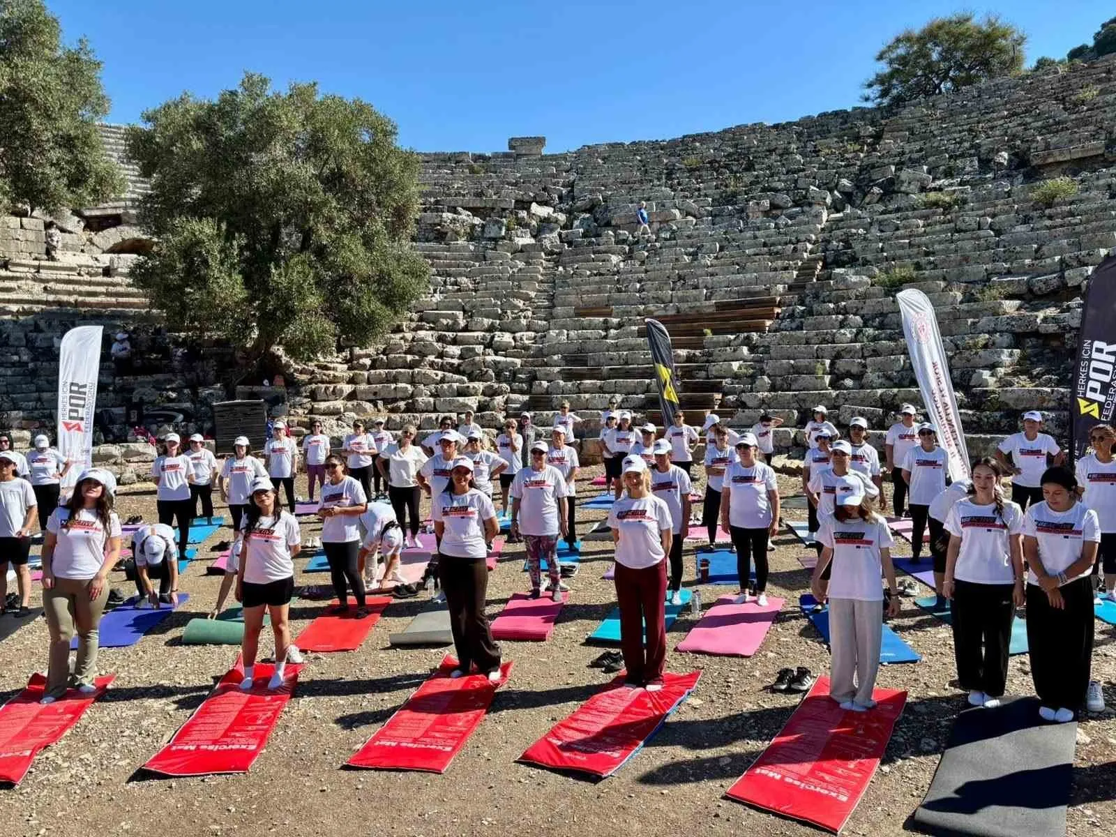 Antik taşların arasında spor şöleni: Gençler Kaunos’ta buluştu