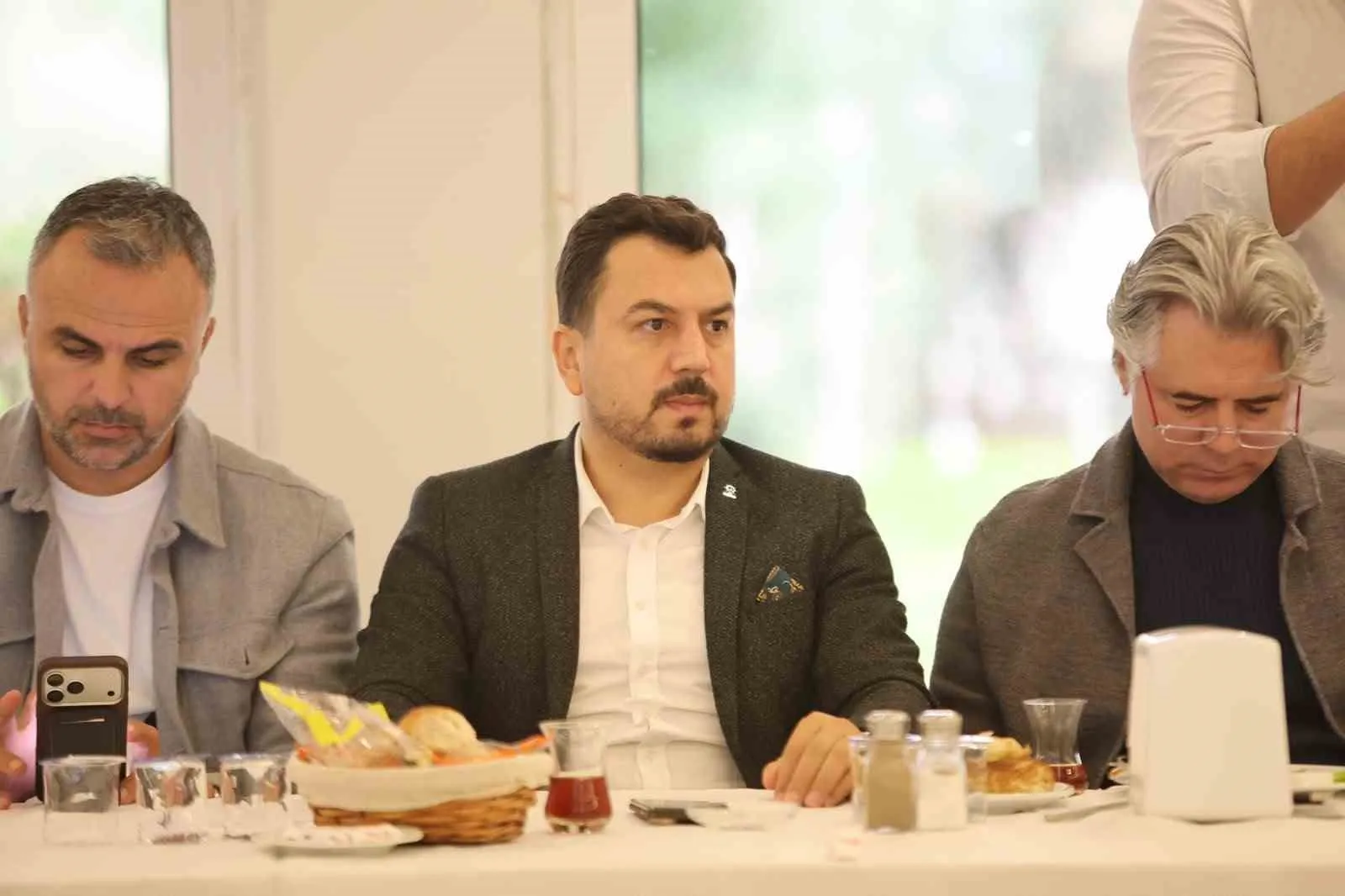 İzmir’de eğitim seferberliği: Saygılı’dan sınıf kapasitesi ve başarı vurgusu