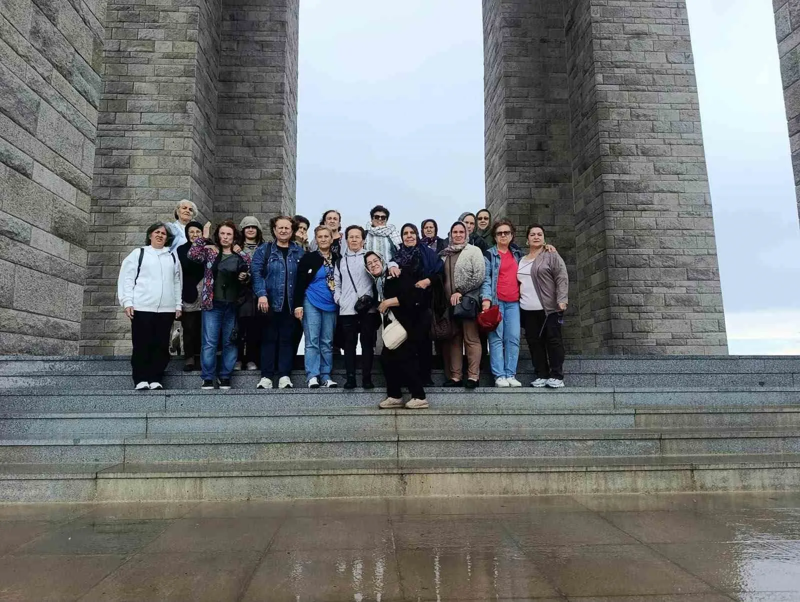 Sarıgöllü kadınların Çanakkale çıkarması: Tarihi yolculukta unutulmaz anlar