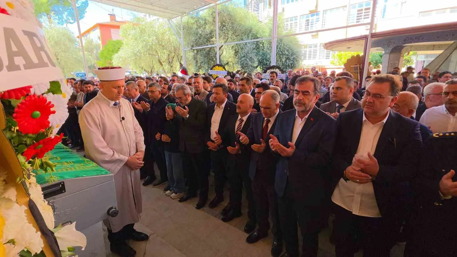 Nazilli'de son görev: Siyaset ve iş dünyası Hasan Özdil'i uğurladı
