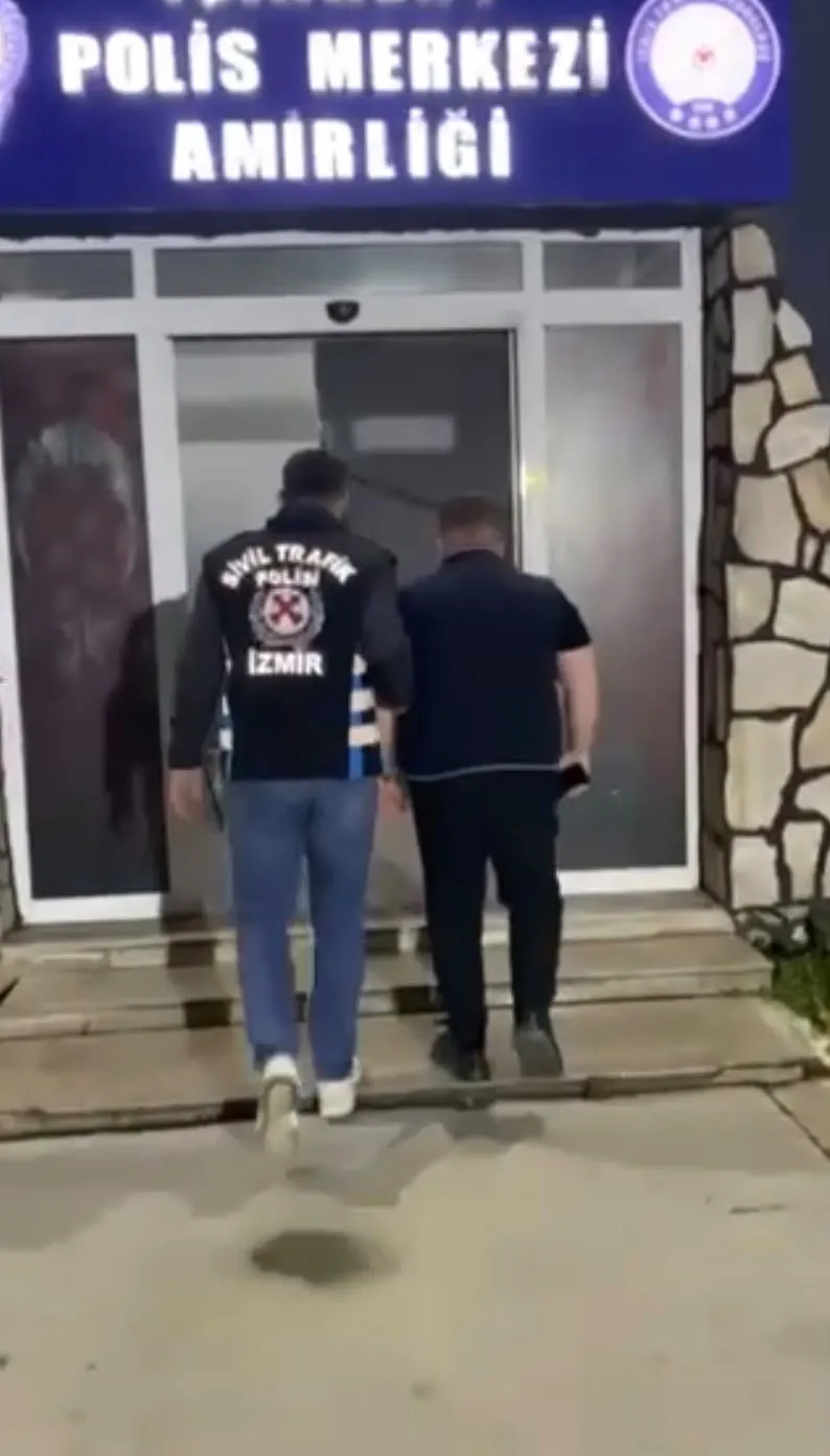 Bornova sokaklarında drift dehşeti: Sosyal medya paylaşımı yakalattı