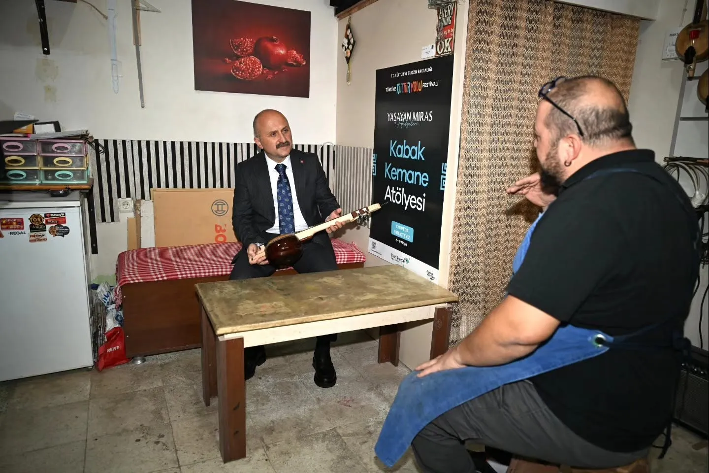 Aydın’da unutulmaya yüz tutmuş sanatın ustasına yakın markaj: Vali Varol atölyeye konuk oldu