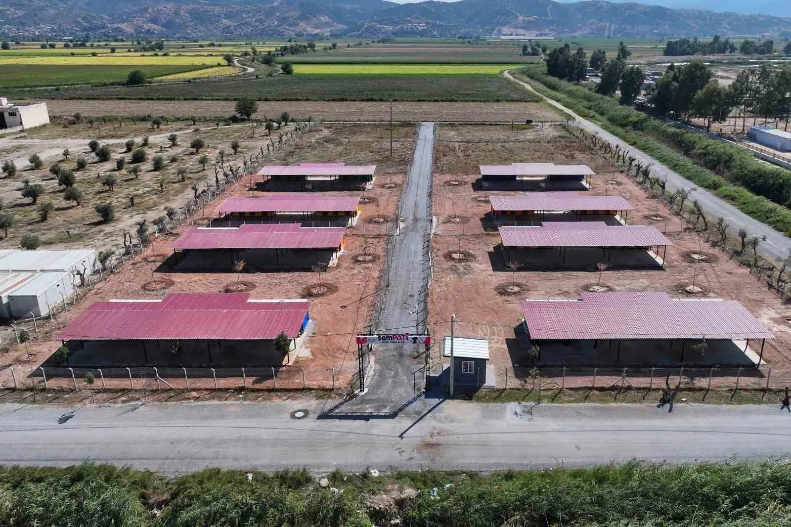 Efeler’de can dostlar için geri sayım başladı: Modern yaşam merkezi kapılarını açıyor