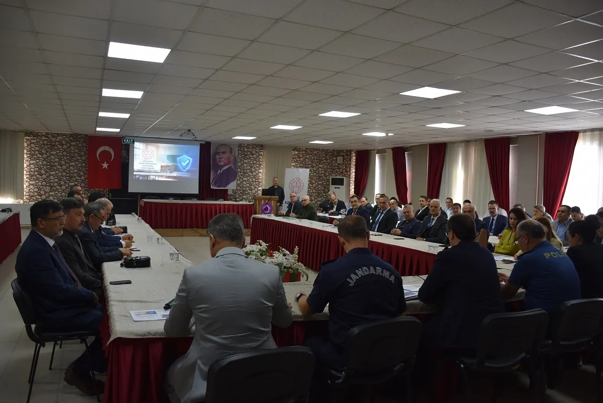 Salihli’de eğitimde dijital seferberlik: Riskler artık bilimsel verilerle takip edilecek