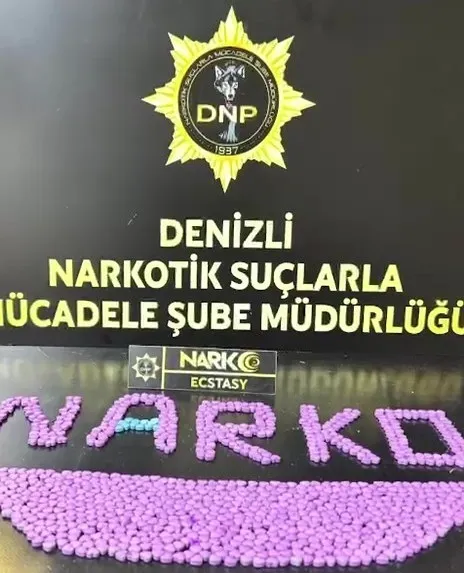 Denizli polisi zehir tacirlerine geçit vermedi: Motorun içine gizlemişlerdi