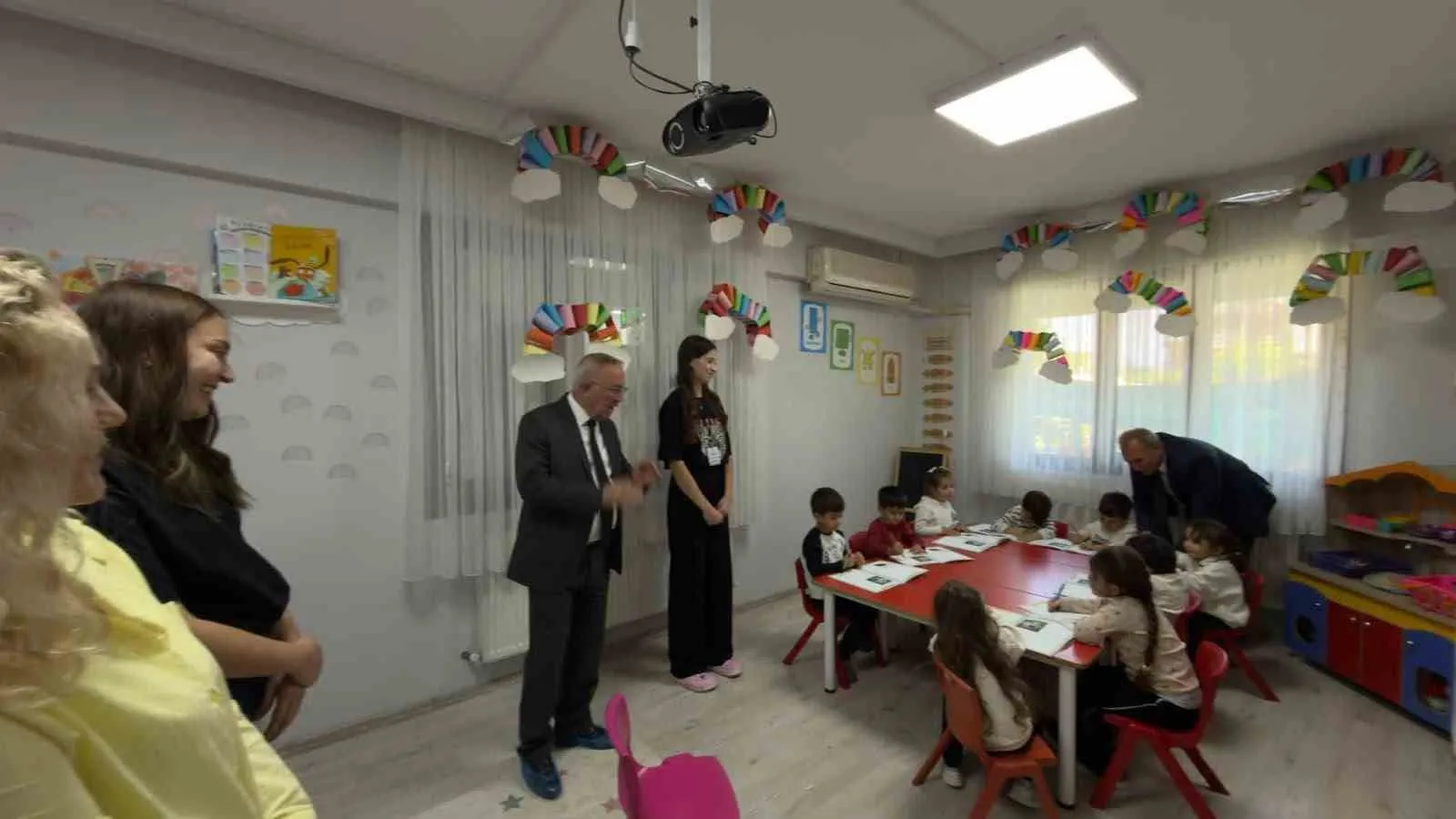 Sarıgöl'de miniklerin eğitim yuvasına yakın markaj: İlçe müdüründen tam not