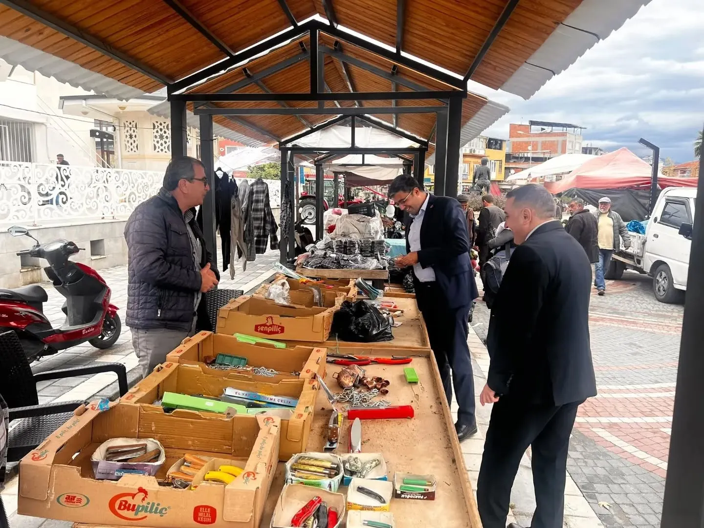 Yenipazar’da esnaf mesaisi: Kaymakam Karataş saha ziyaretlerine çıktı