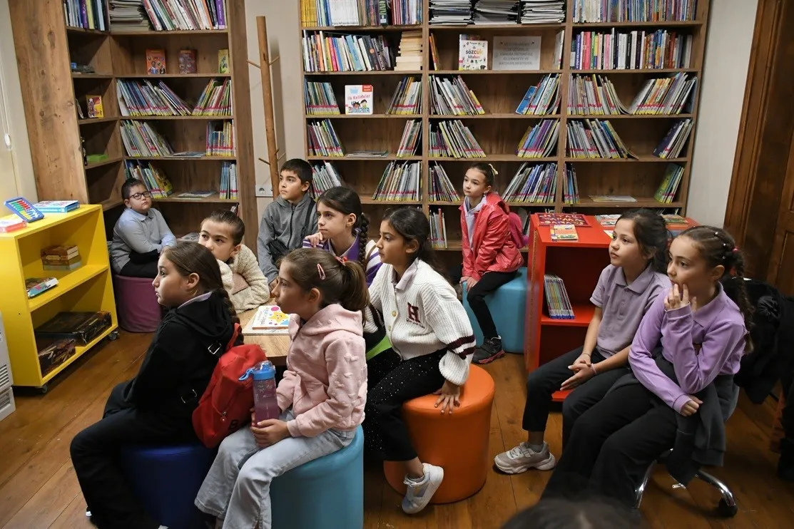 Minik okurların kütüphane heyecanı: Söke’den Kuşadası’na kültürel yolculuk
