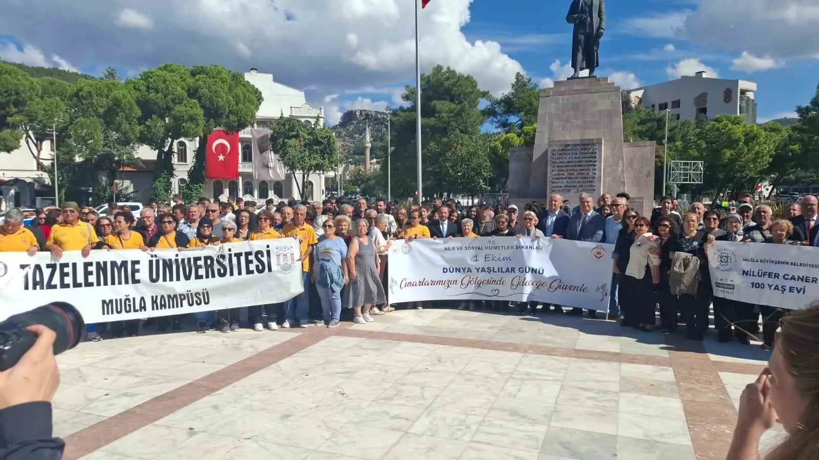 Muğla’da yaş almanın en keyifli hali: 100 Yaş Evi üyeleri Dünya Yaşlılar Günü’nü kutladı