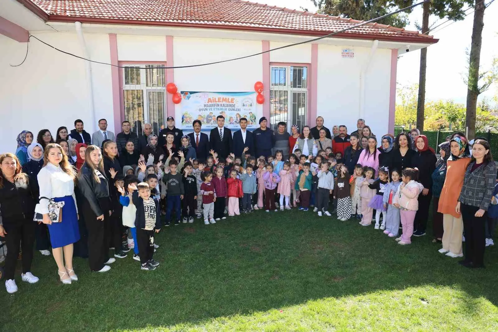 Ekranları bıraktılar, bahçede çocukluklarına döndüler: Çameli’de kuşaklar arası oyun şöleni