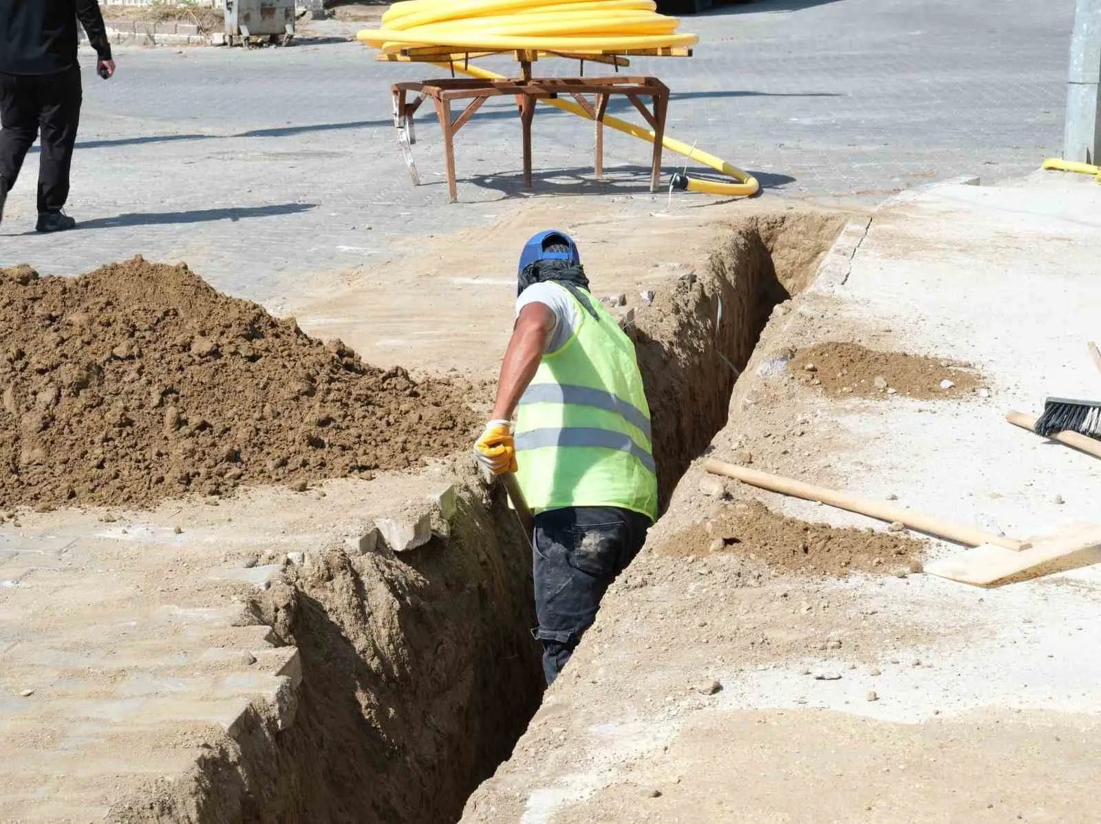 Buharkent'te kış öncesi büyük dönüşüm: Menderes Mahallesi temiz enerjiyle tanışıyor