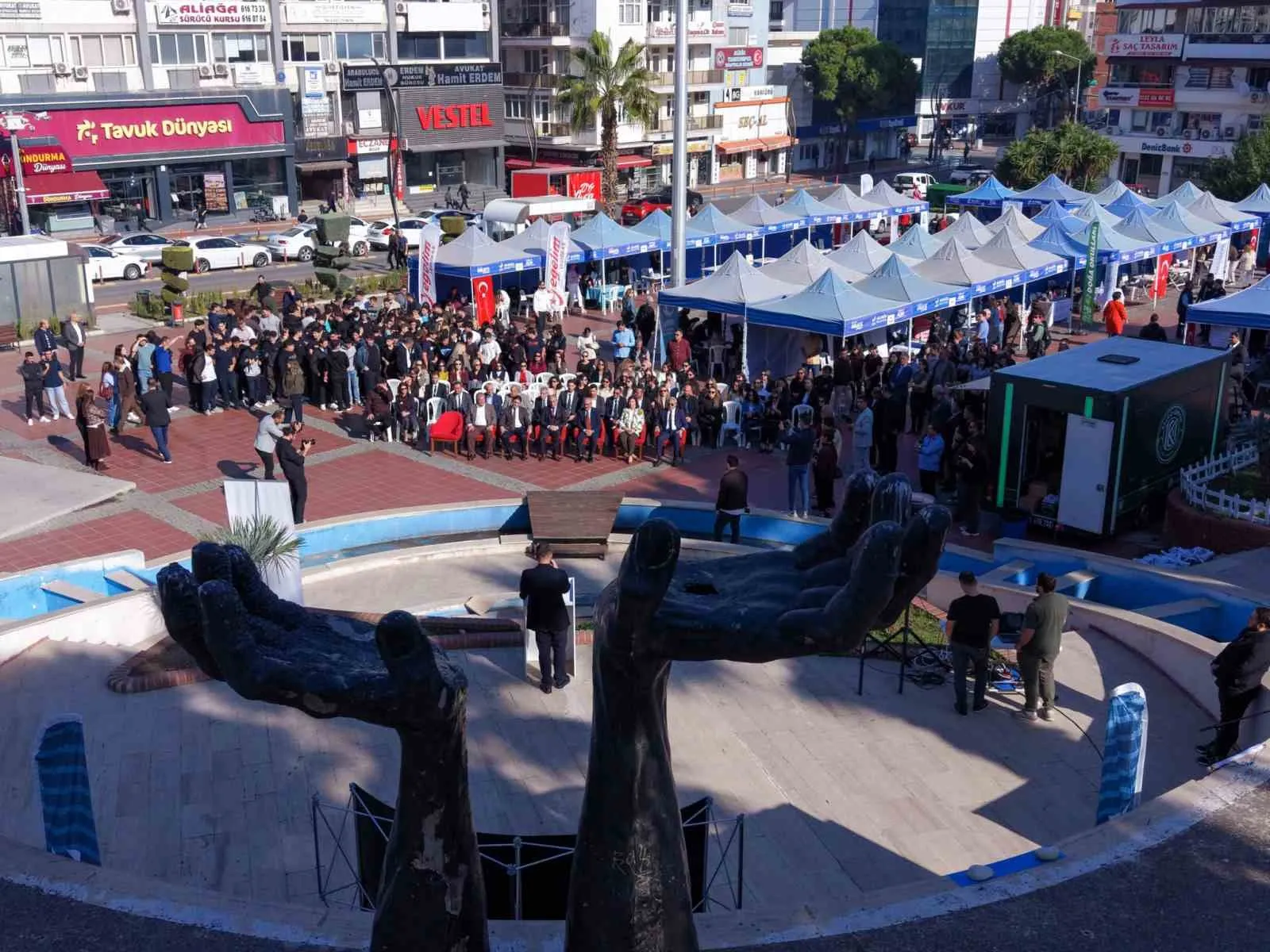 Aliağa’da istihdam seferberliği: Dev fuar kapılarını iş arayanlara açtı