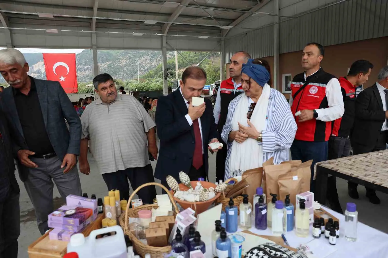 Muğla’nın yeşil altınında hedef 75 milyon dolar: Kadın üreticiler sahada