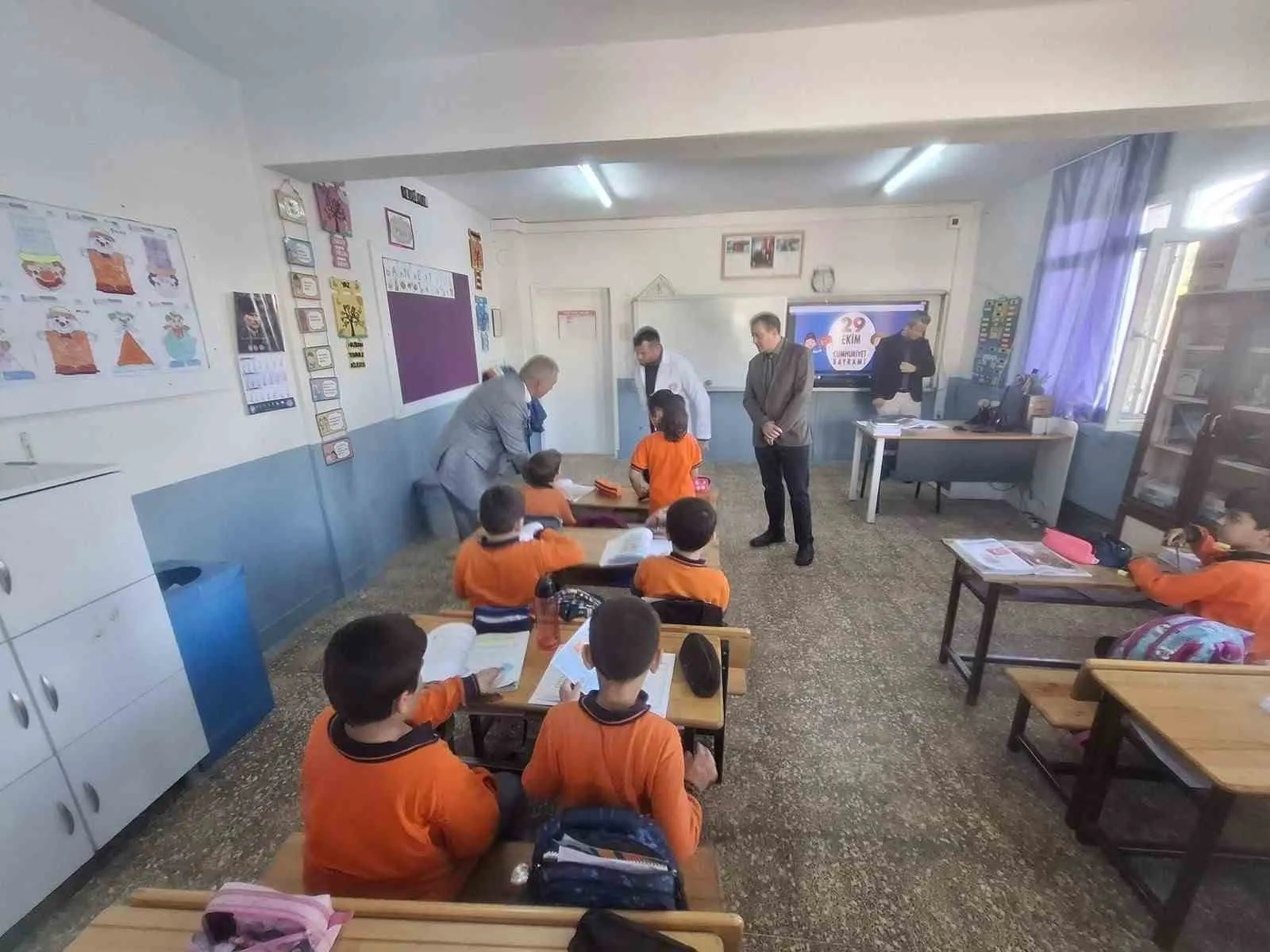 Sarıgöl'de eğitim mesaisi: Müdür Demirtaş'tan saha incelemesi