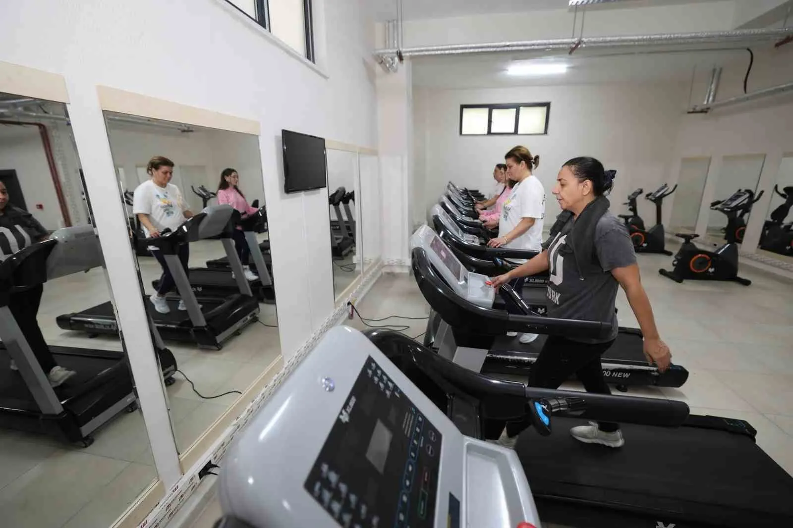 Şehzadeler’de kadınların yeni adresi: Sporla gelen zindelik