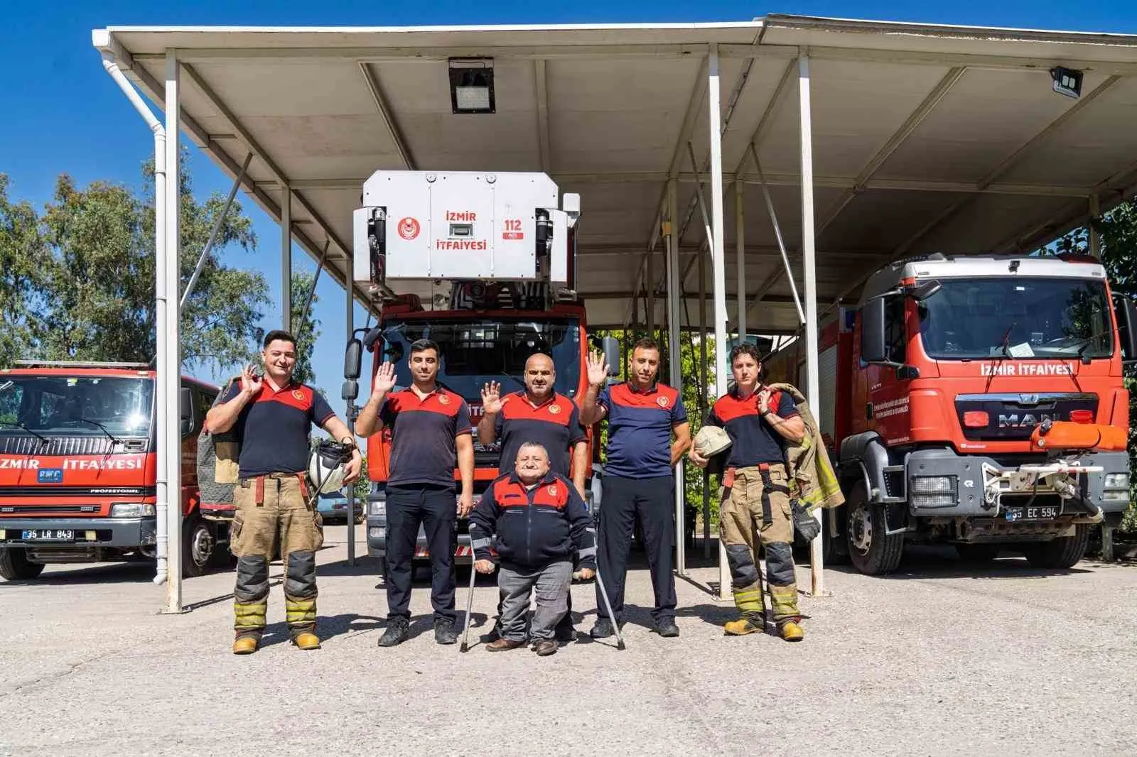 İzmir’in "110 Yaşar"ı: Cam kemik hastalığına inat 24 yıldır görev başında
