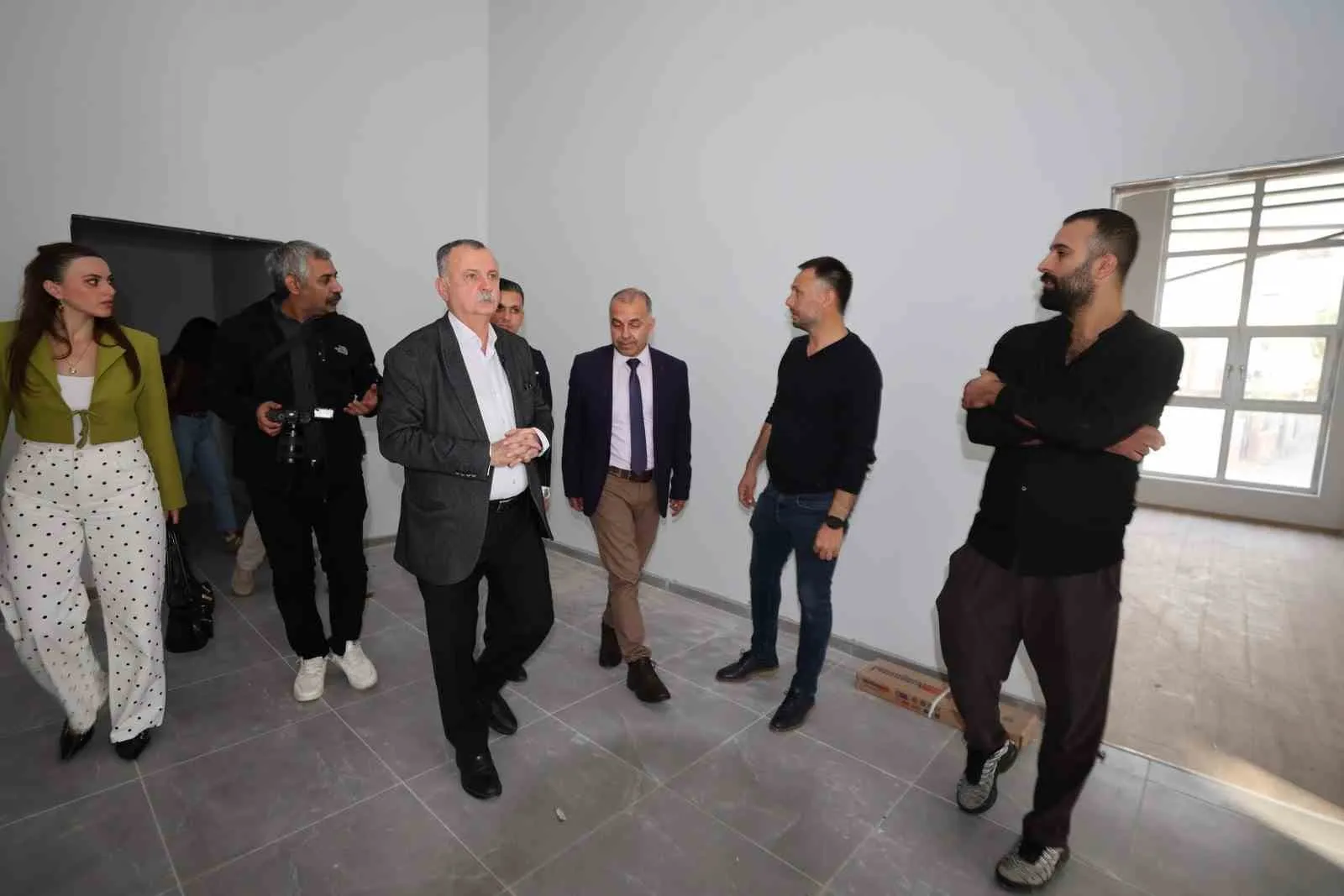 Yunusemre’de eğitim seferberliği: Öğretmenler Günü’ne özel dev yatırım