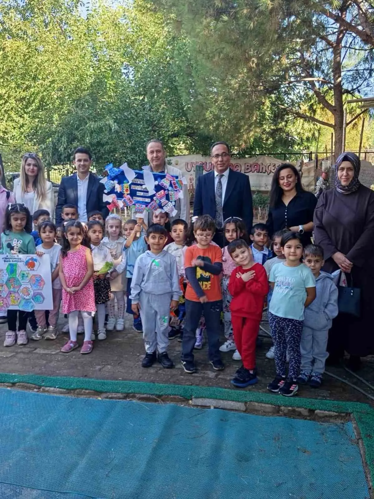 Efelerli miniklerden doğaya vefa: Kuşlar için yuva kurdular